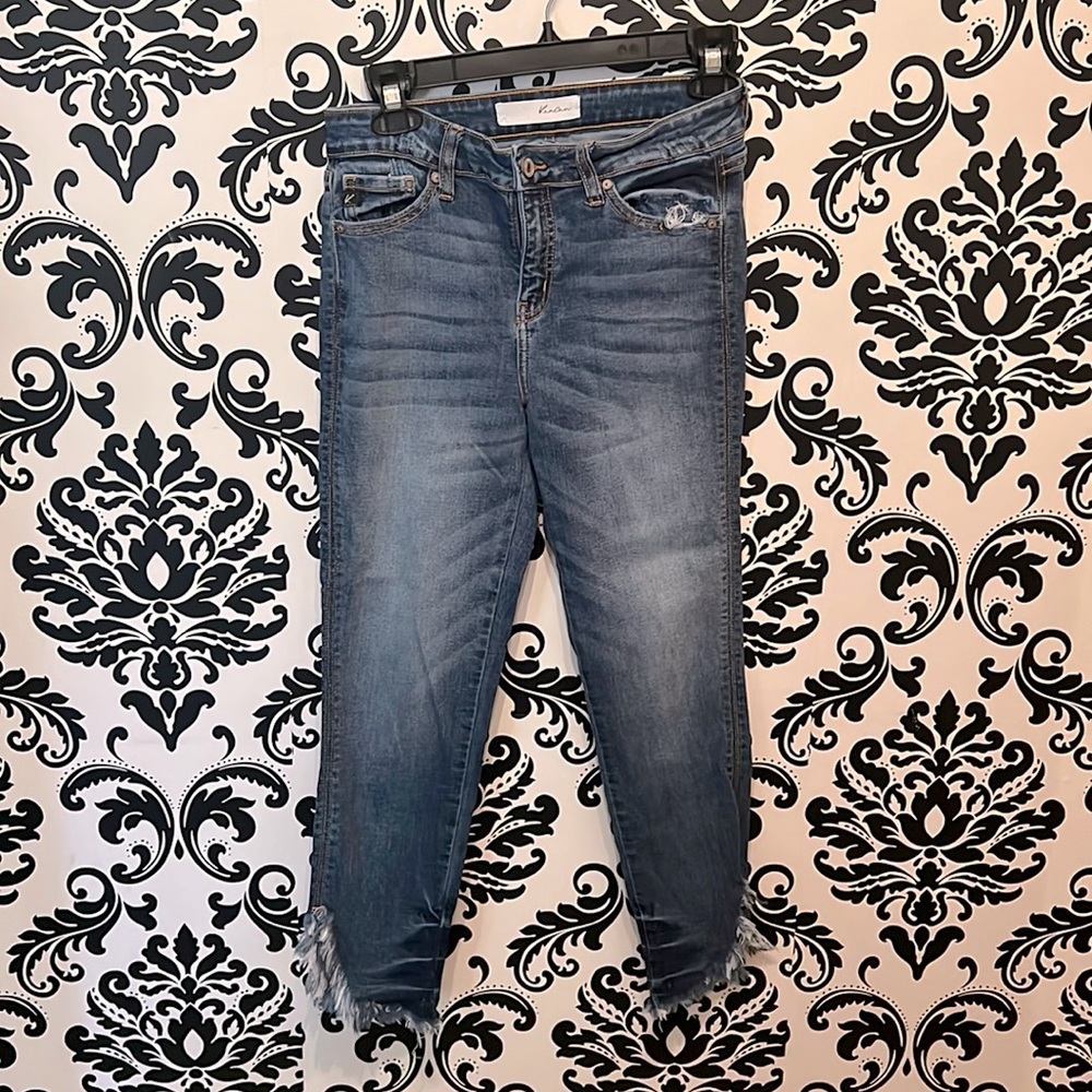 KanCan crop jeans. Size 7/27 Distressed bottoms. Worn only a handful of times!